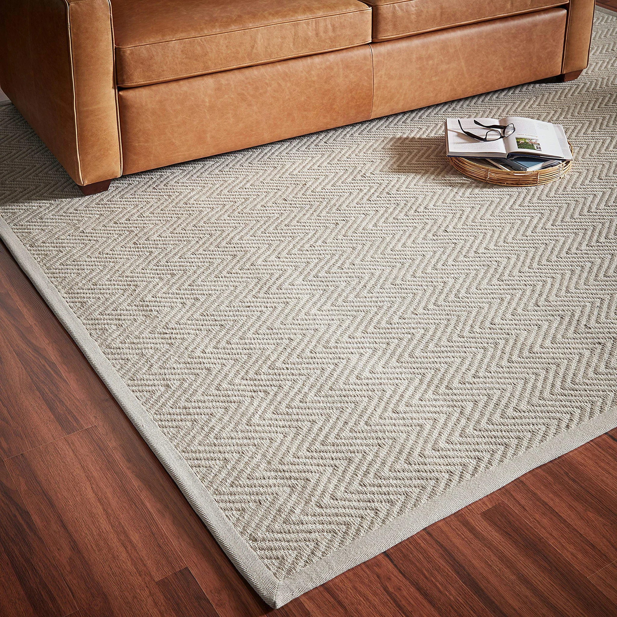 Hand-Woven Chevron Patterned Area Rug in Grey