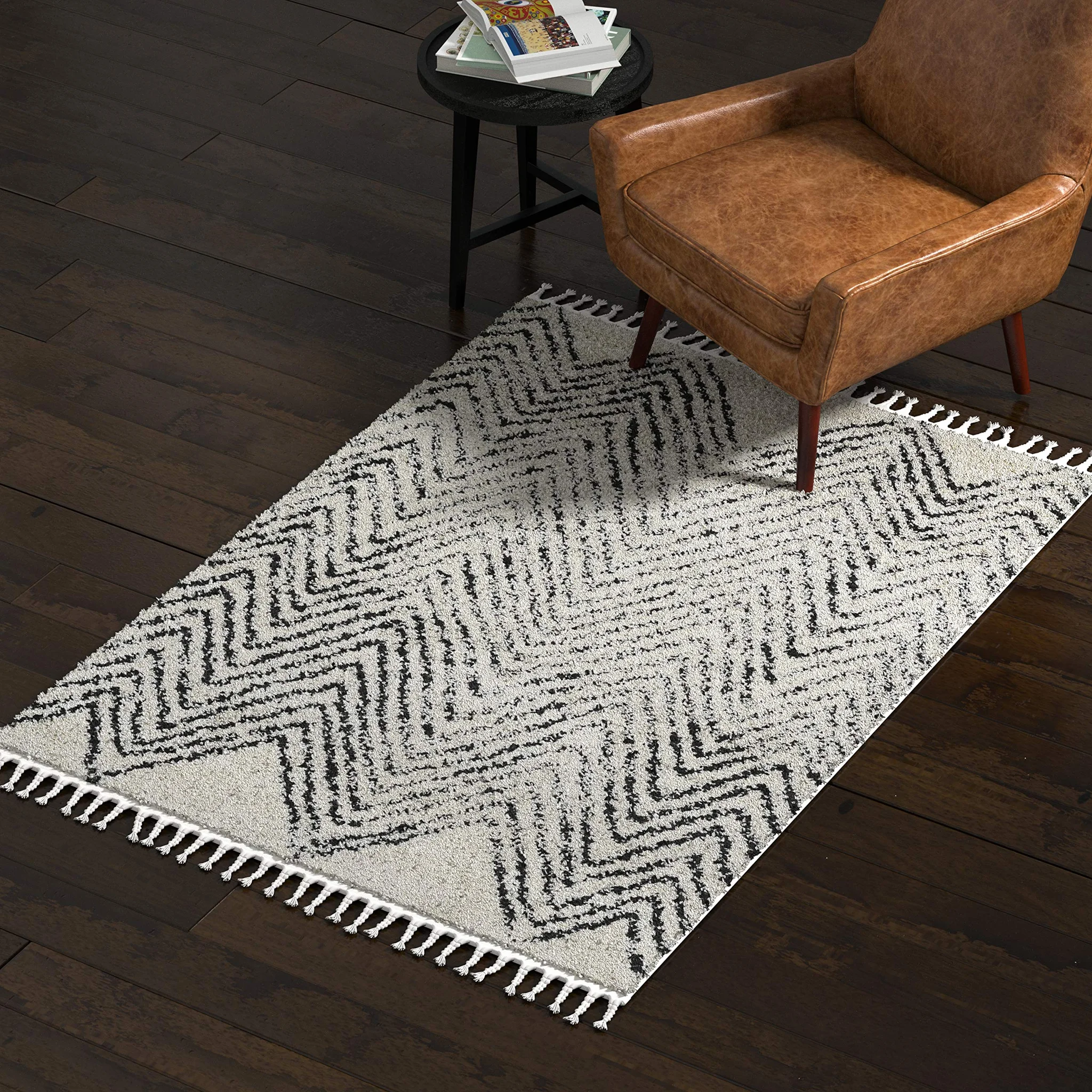 Bohemian Chevron Area Rug with Tassels – Ivory & Black